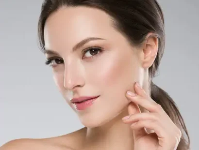 beauty-woman-face-cosmetic-concept-healthy-hair-an-BTNKGZ5